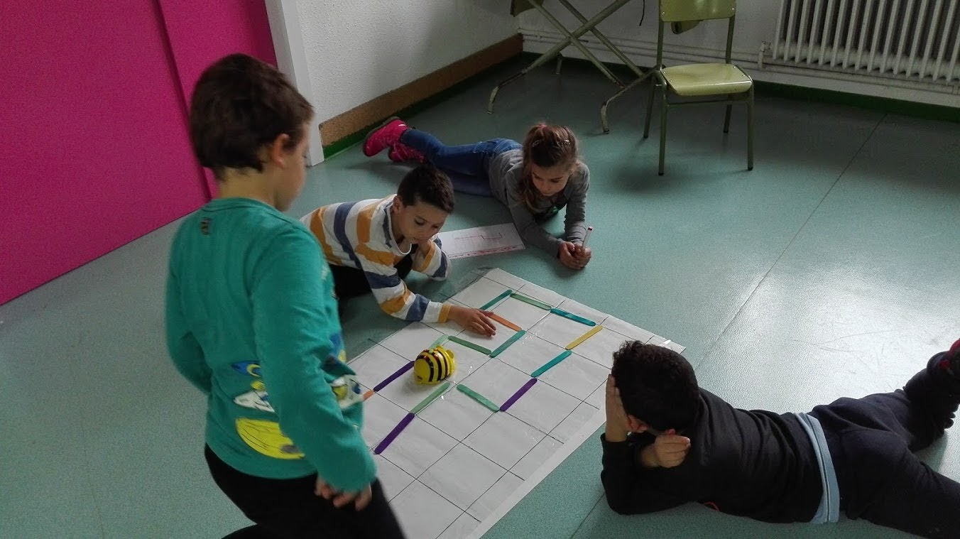 2n. TALLERS DE BEE BOT, TANCAR LA CAIXA I ANEM A COMPRAR