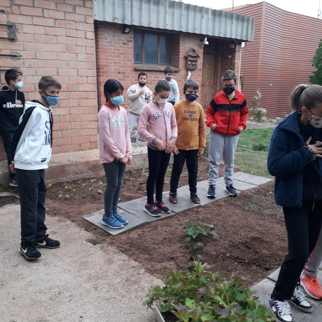 Visita a l’hort. Alumnes de 5è